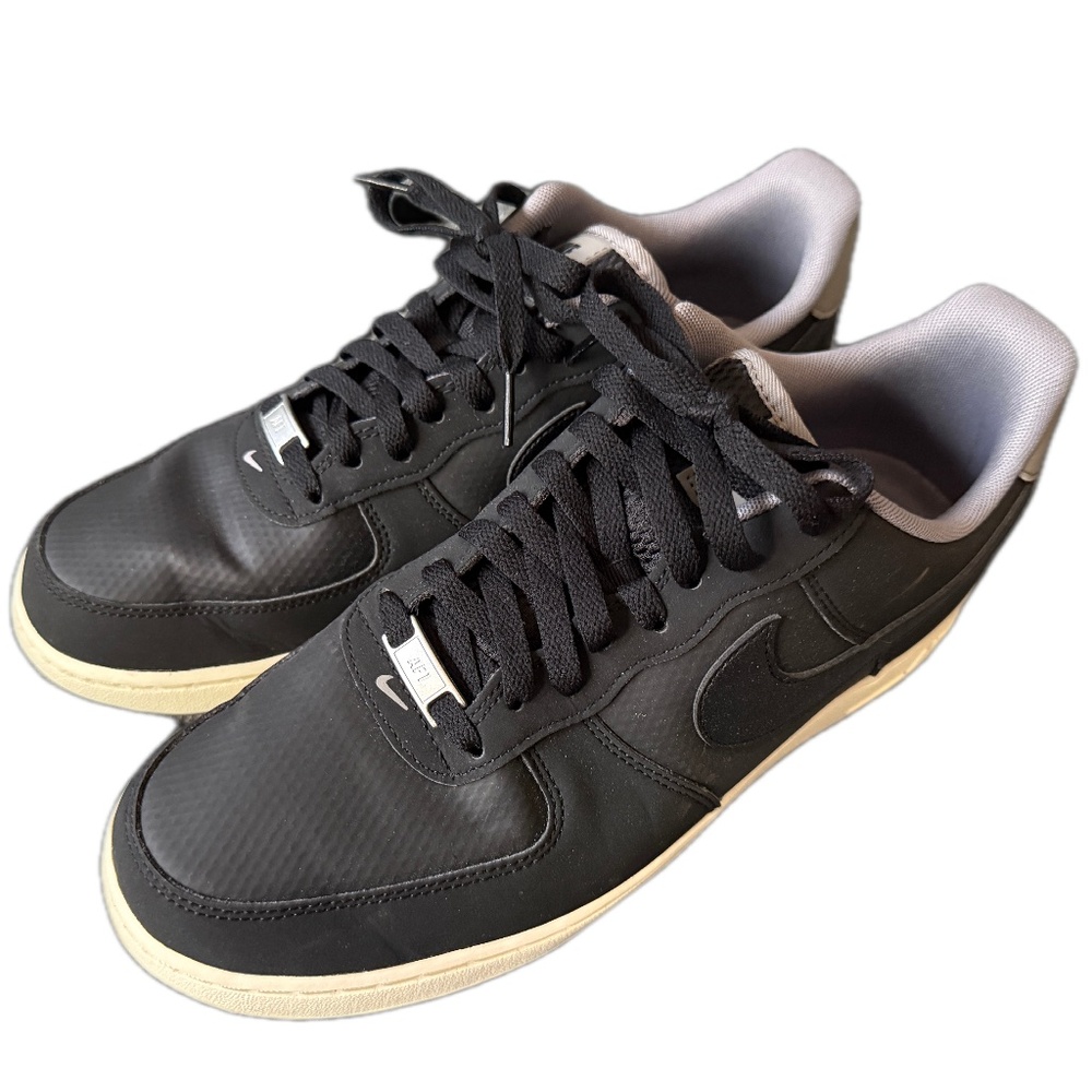 Nike Air Force 1 Shoes Men's Black White Sole Size 10 US Worn Once